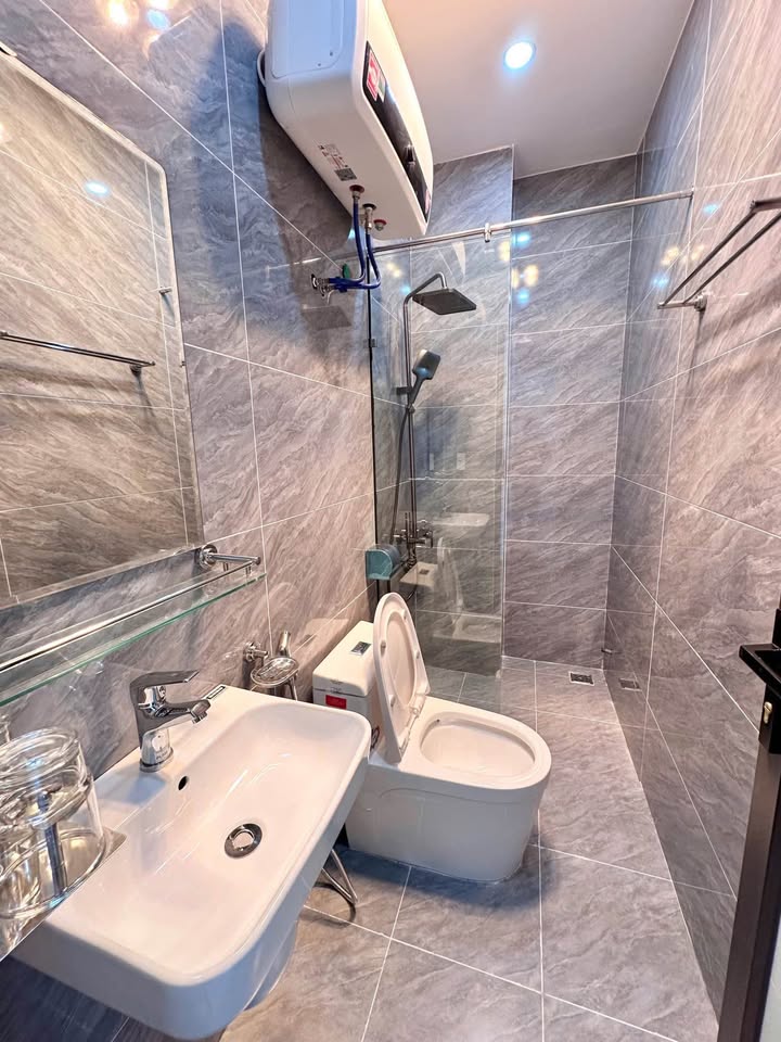 Nhà 3 tầng Hồng Bàng Hải Phòng 40m² giá 3.2 tỷ - Thiết kế hiện đại, sẵn sàng vào ở!