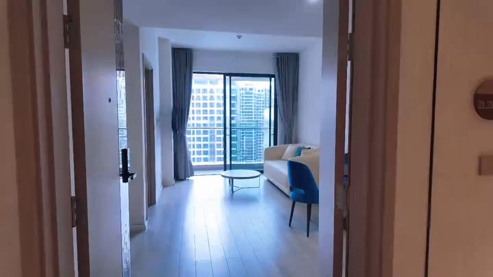 Căn hộ 2PN Vinhomes Quận 9 12 triệu - Nhà mới, full nội thất, view thể thao!