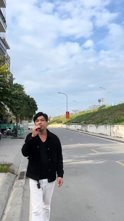 FrontHouse Đê Vàng Giang Biên 83m² giá 16.8 tỷ - Đầu tư sinh lời, kinh doanh đỉnh cao!