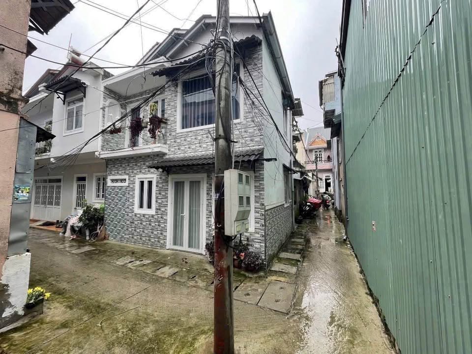 Nhà 2 tầng Mạc Đỉnh Chi, Đà Lạt 70m² giá 2.75 tỷ - Bán gấp chính chủ!