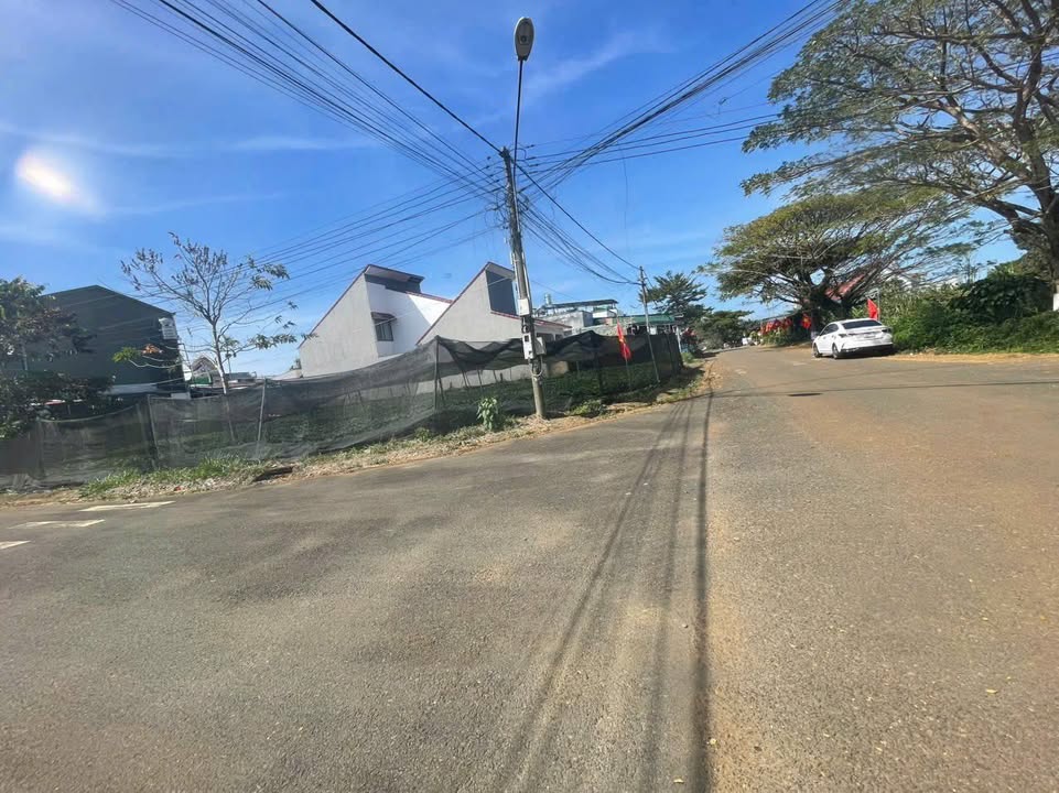 Đất lô góc 2 mặt tiền Trần Văn Giáp, Bảo Lộc 223.25m² - Đối diện chợ, giá chỉ 7 tỷ!