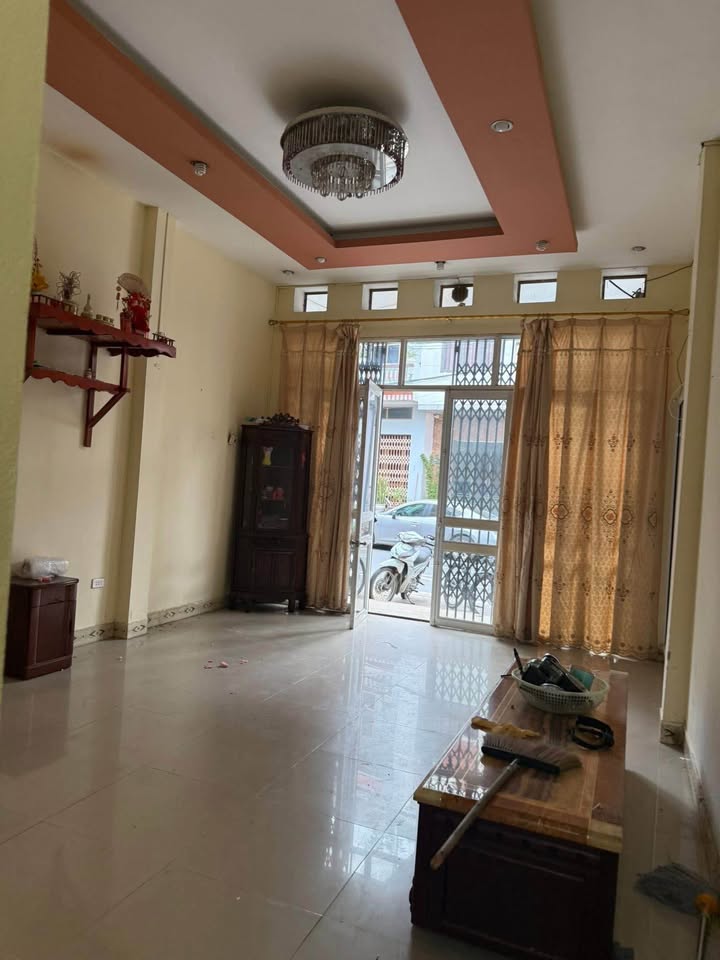 Nhà C4 Trần Nhật Duật, Kim Tân 87m² giá 3.15 tỷ - Hướng Đông, vị trí thuận lợi!