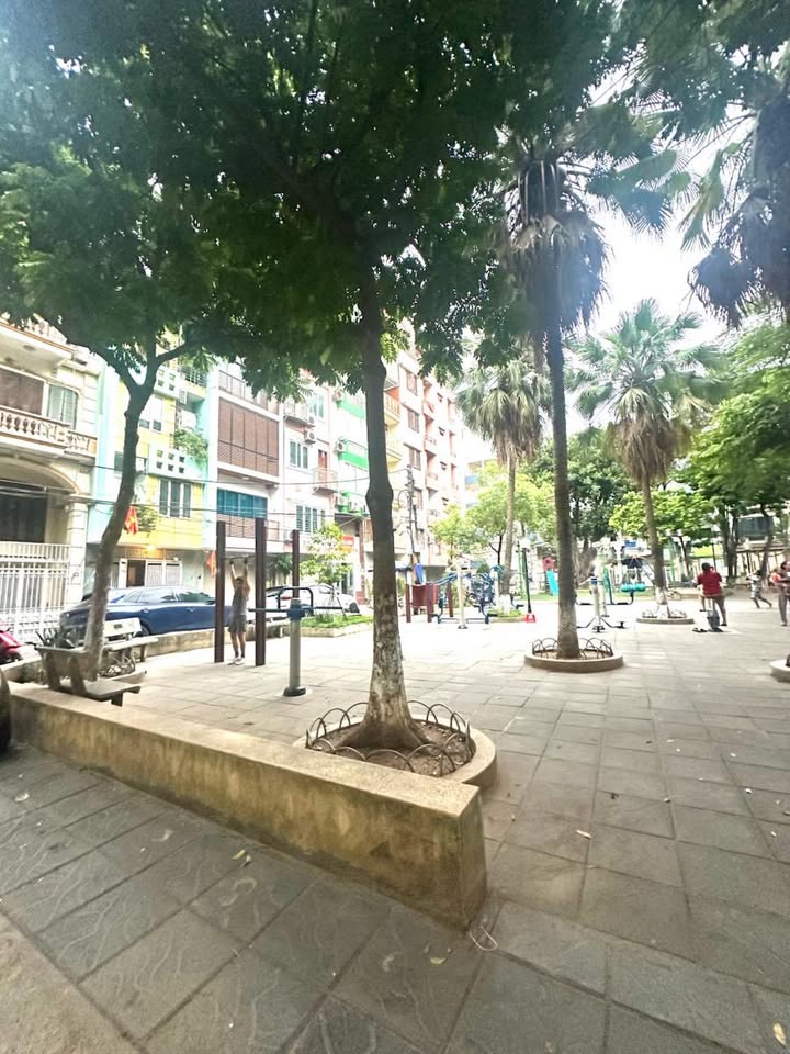 Nhà phố Nguyễn Ngọc Vũ, Cầu Giấy 50m² giá thỏa thuận - Kinh doanh hoặc ở ngay!