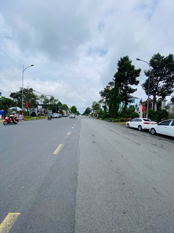 Bán đất biệt thự Cái Răng 206m² giá 13 tỷ - Mặt tiền Nguyễn Văn Lưu đắc địa!