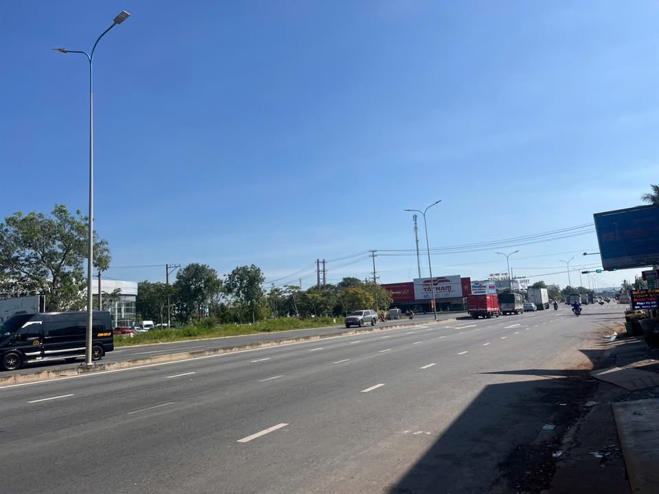 Bán đất mặt tiền Trường Chinh 150m² giá 6,3 tỷ - Đầu tư sinh lời với 7 phòng trọ!