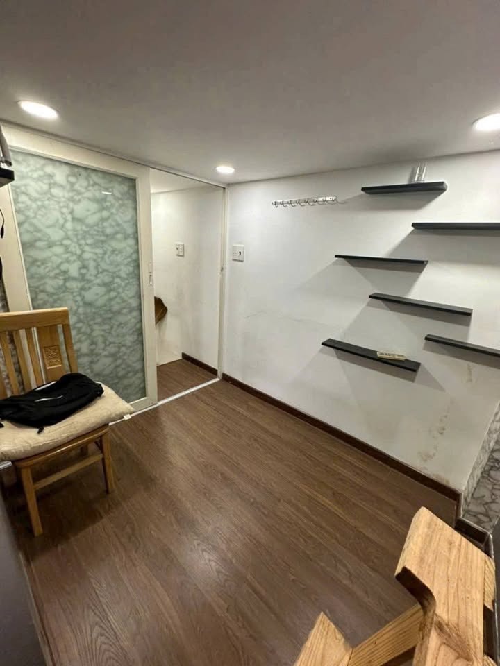 Nhà Quận 4 - Đường Nguyễn Tất Thành 25m² giá chỉ 1.15 tỷ - Bớt lộc cho khách thiện chí!