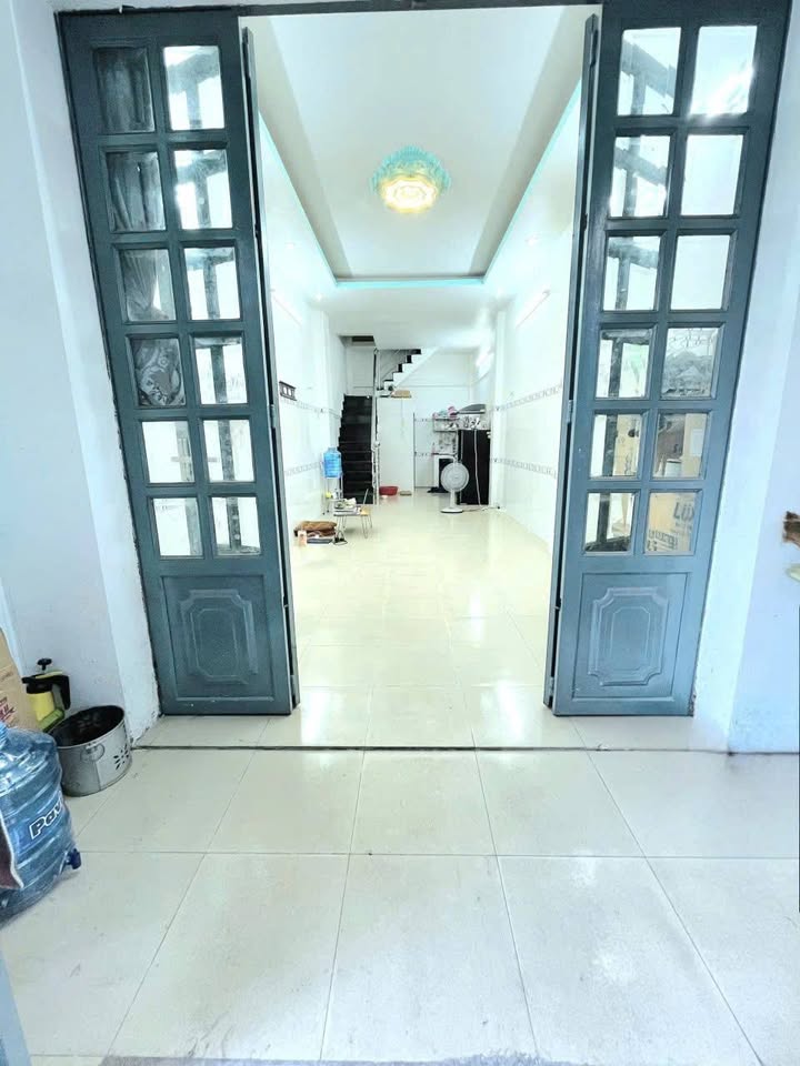 Nhà bán tại 2/Đường Tân Hoà Đông, Bình Trị Đông, 30m² - Giá chỉ 3.6 tỷ, thương lượng ngay!