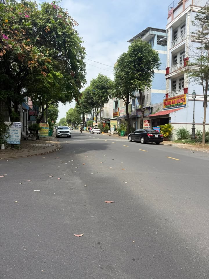 Đất nền Thủ Đức mặt tiền đường D2 - Man Thiện 110m² giá 12 tỷ - Cơ hội đầu tư lý tưởng!