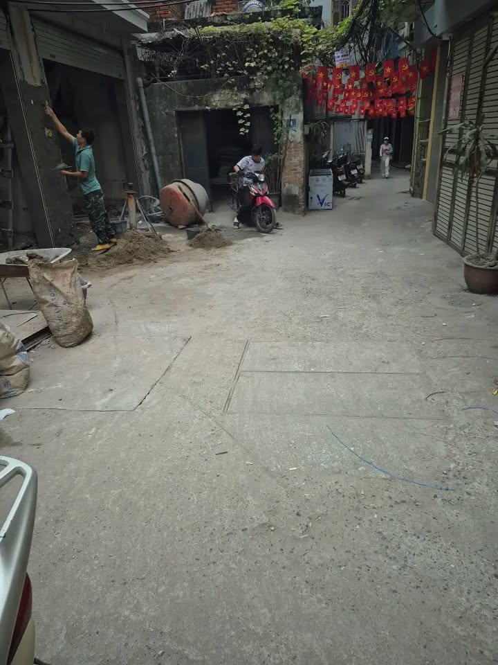 Nhà phố Hoàng Hoa Thám, Cầu Giấy 34m² giá 10 tỷ - Thiết kế hiện đại, ô tô vào tận nhà!