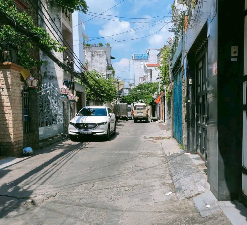 Nhà cấp 4 đường Bùi Đình Tuý, Bình Thạnh 98m² giá 12.8 tỷ - Đầu tư sinh lời ngay!