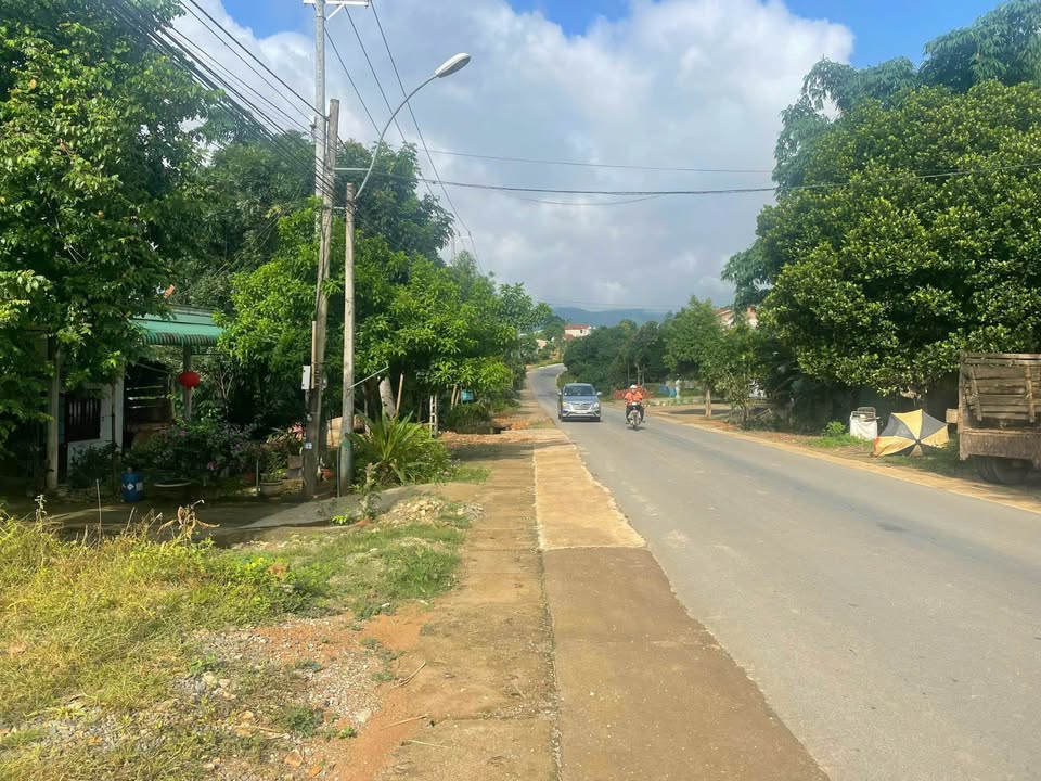 Đất thổ cư 350m² tại tỉnh lộ 675, xã Kroong - Giá chỉ 1 tỷ VND!