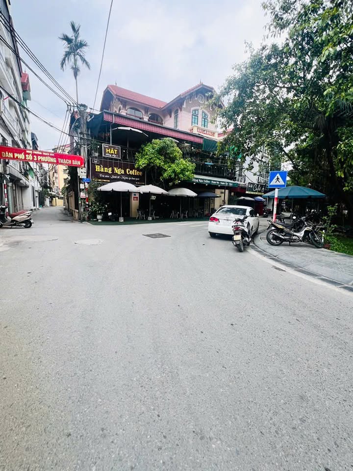 Nhà Thạch Bàn Long Biên 168m² giá 18 tỷ - Mặt tiền khủng, ô tô tránh nhau!