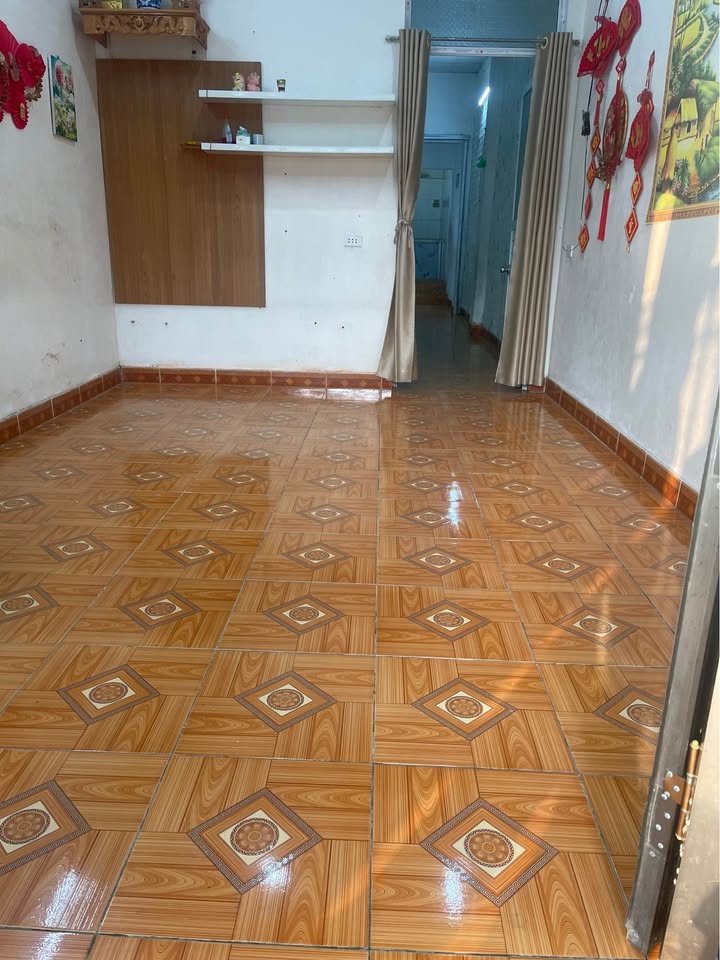 Nhà riêng Tân Thịnh, Hòa Bình 52m² giá 1 tỷ - Ô tô đỗ cửa tiện lợi!
