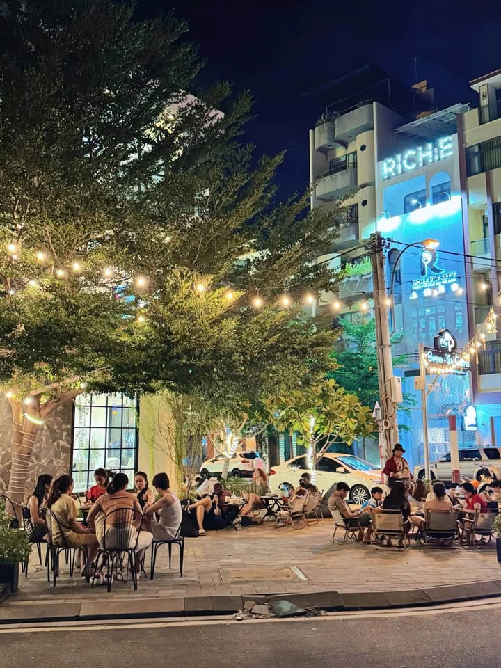 Cho thuê mặt bằng lô góc Trần Nhật Duật 200m² - Vị trí đẹp, cơ hội kinh doanh hấp dẫn!