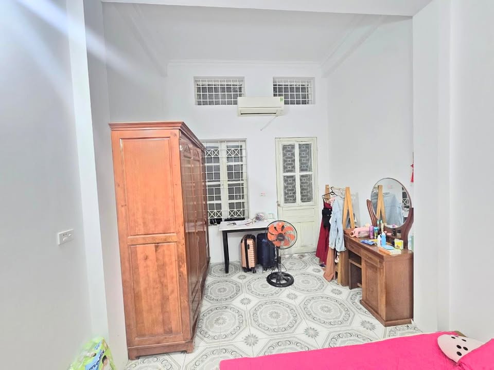 Nhà phố Đội Nhân, Ba Đình, 40m², giá 9 tỷ - Thiết kế thông thoáng, ô tô đỗ cửa!