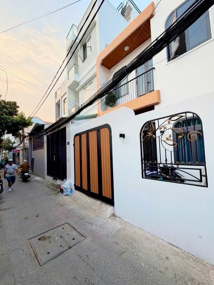 Nhà phố 2 tầng Phú Thuận 78m² giá 7 tỷ - Dọn vào ở ngay!