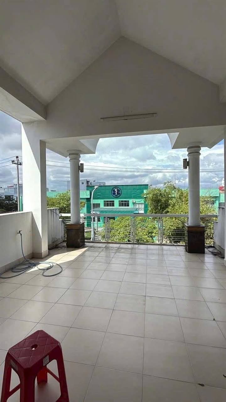 Nhà 3 tầng tại Đà Nẵng 100m² giá 8.8 tỷ - Vị trí đẹp, kinh doanh thuận lợi!