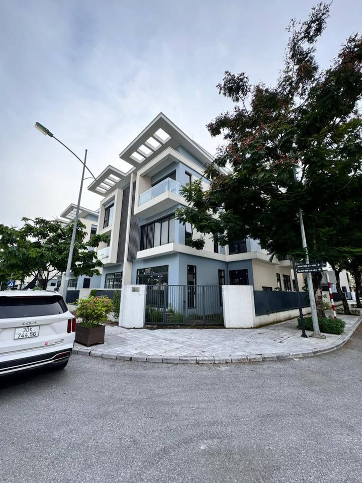 Bán biệt thự An Quý, Hà Đông 200m² giá 40 tỷ - Chính chủ, 4 tầng, 2 mặt đường