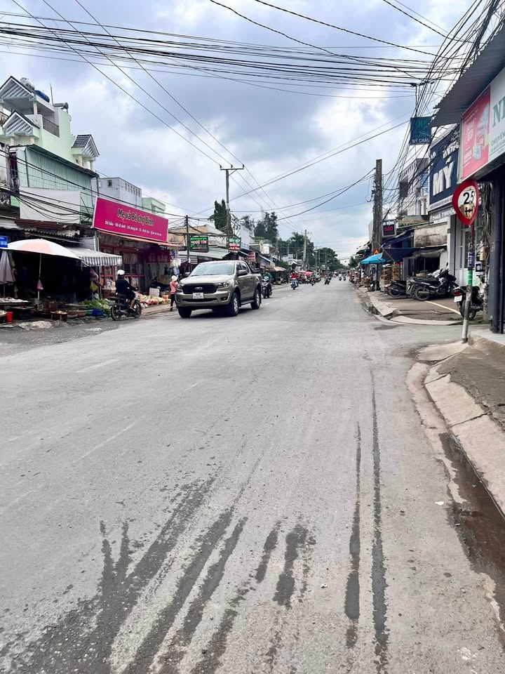 Nhà riêng 100m² tại Đức Hòa, Long An giá 2 tỷ - Sổ hồng riêng, thương lượng nhẹ!