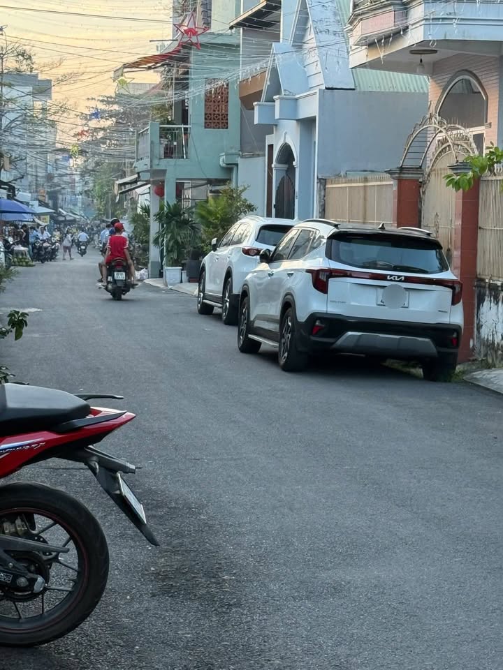 Bán nhà mặt tiền chợ Tân Phong, Biên Hòa 98m² giá 3.45 tỷ - Đầu tư kinh doanh sinh lời!