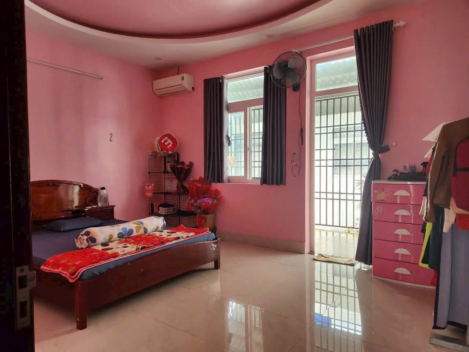 Nhà phố Rạch Giá 100m² giá 2.x tỷ - Thiết kế hiện đại, gần bến tàu Phú Quốc!