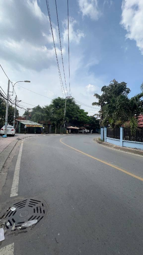 Nhà mặt tiền Nguyễn Thị Thử Hóc Môn 266.5m² giá 11.2 tỷ - Kinh doanh thuận lợi!