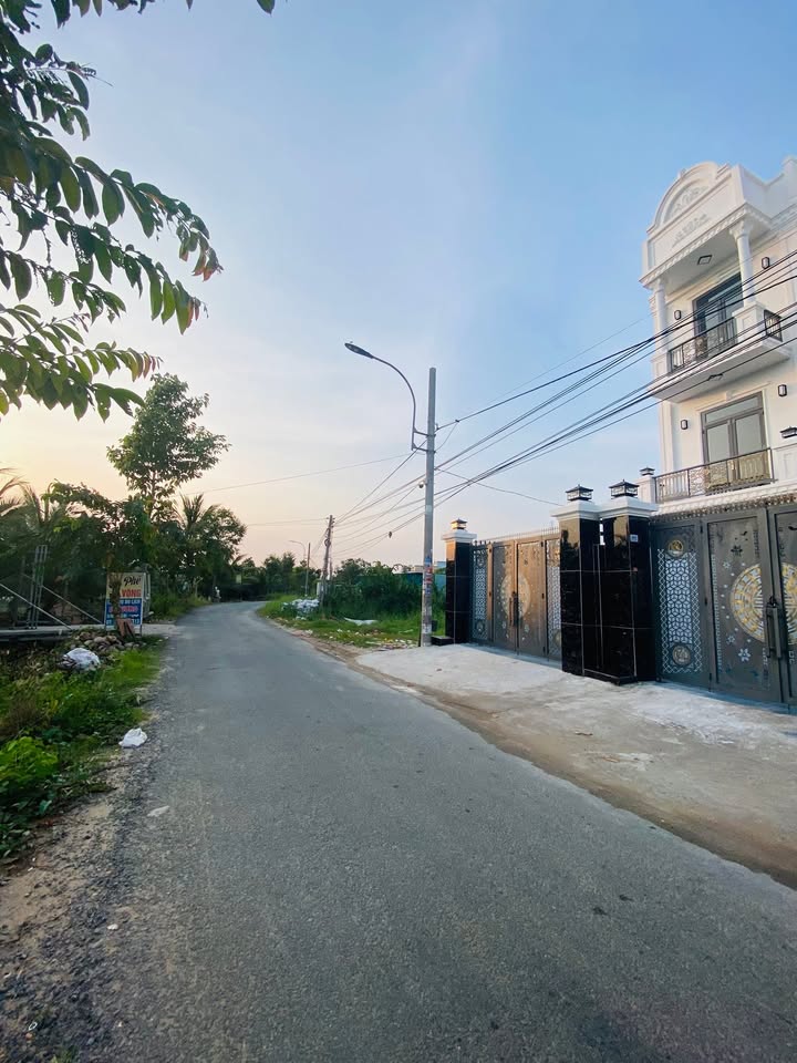 Nhà mặt tiền đường Mỹ Lộc, Cần Giuộc 96m² giá 2.9 tỷ - Sổ hồng riêng, thương lượng