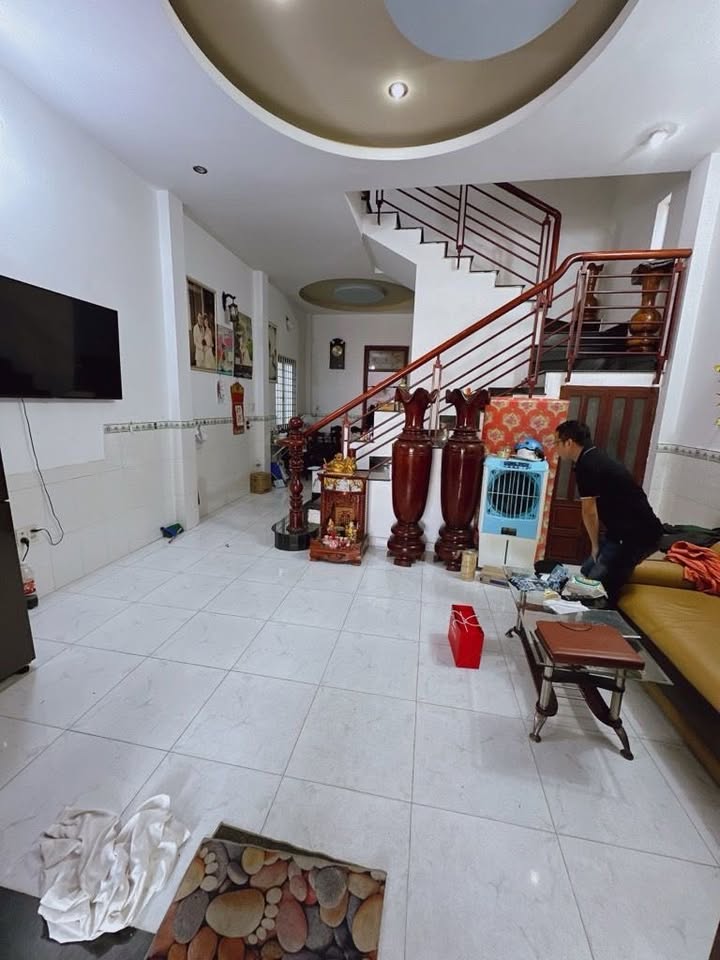 Nhà lầu 2 mặt tiền đường Bà Điểm, Hóc Môn 87m² giá 5.8 tỷ - Sổ hồng chính chủ, hoàn công đầy đủ!