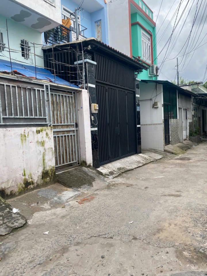 Nhà trọ hẻm 100 Bùi Dương Lịch, Bình Tân 100m² giá 4,3 tỷ - Đầu tư sinh lời ngay!