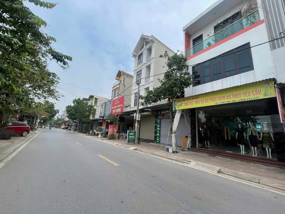 Đất thổ cư mặt đường đê Đáy - Thụy Hương 50m² giá 4 tỷ - Cơ hội đầu tư tuyệt vời!