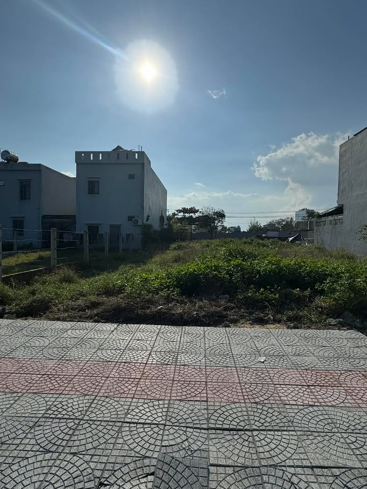 Đất nền gần biển Trường Sa Đà Nẵng 140m² giá 7 tỷ - Cơ hội đầu tư lý tưởng!