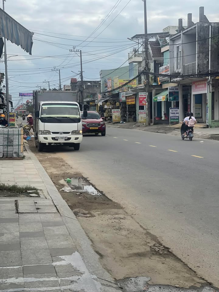 FrontHouse 190m² Trần Nhân Tông, Điện Bàn, Đà Nẵng giá 4 tỷ - Đầu tư sinh lời ngay!