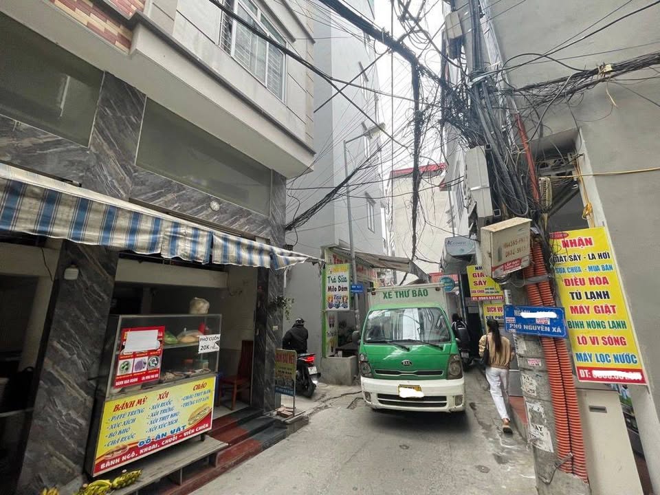 Nhà lô góc 53m² đường Nguyên Xá, giá 9 tỷ - Tiềm năng cho thuê cao!