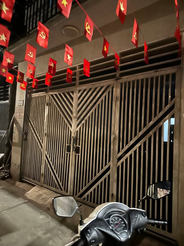 Nhà phố Hoàng Quốc Việt 65m² giá 23 tỷ - Dòng tiền ổn định, sổ đỏ chính chủ!