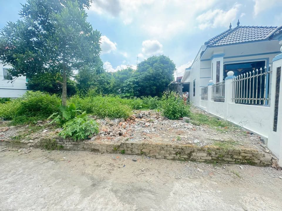 Đất Bích Tràng, Ân Thi 75.8m² giá 1 tỷ - Mặt tiền rộng, gần khu công nghiệp!