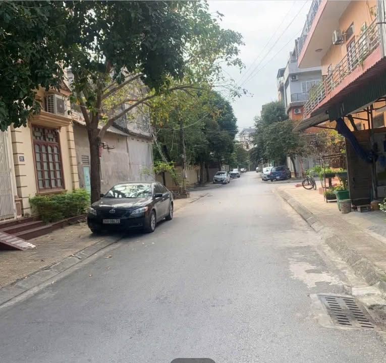 Nhà mặt tiền Hạc Thành 61m² giá 5 tỷ - Cơ hội đầu tư hiếm có!