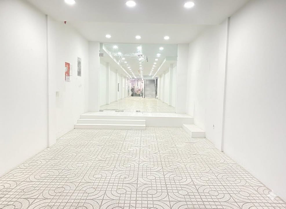 Cho thuê nhà mặt tiền Lê Văn Sỹ, Phú Nhuận 160m² - Tiềm năng kinh doanh vượt trội!