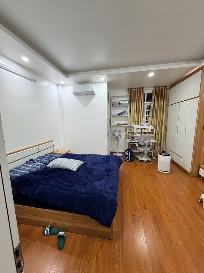 Nhà Nguyễn Ngọc Nại, Thanh Xuân 35m² giá 16.4 tỷ - Đắc địa, thang máy, ô tô đỗ cửa!