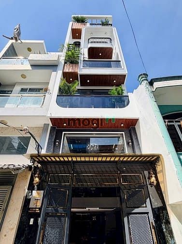 Bán Nhà Phố Đường Lê Đức Thọ, Quận Gò Vấp 218m² giá 10.5 tỷ - Thiết kế đẹp với thang máy