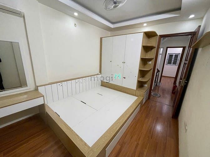 Cho thuê nhà phố Phạm Tuấn Tài 300m² giá 15 triệu - Ô tô vào tận cửa!