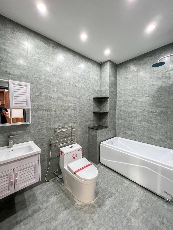 Nhà mặt tiền đường Đông Thạnh 8, Hóc Môn 100m² giá 7 tỷ - Đầu tư sinh lời ngay!