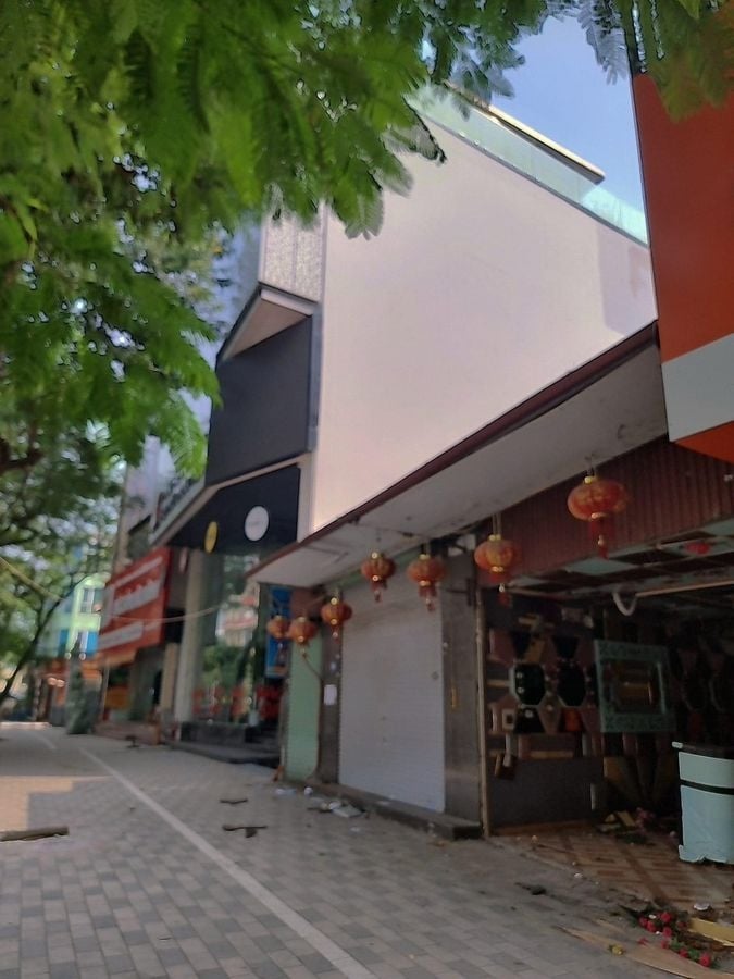 Bán đất mặt phố Khương Đình 200m² giá 62 tỷ - Vỉa hè rộng, view sông thoáng mát!