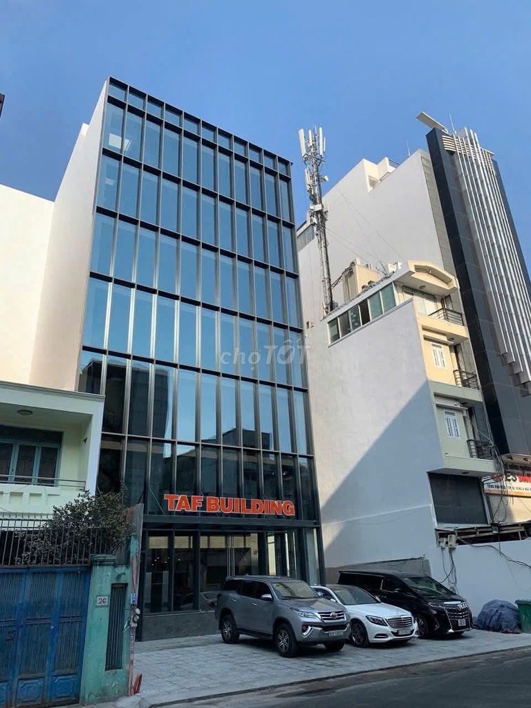 Cho thuê tòa nhà mặt tiền Phan Văn Trị Quận 5 diện tích 300m² - Vị trí đắc địa, thuận lợi kinh doanh!