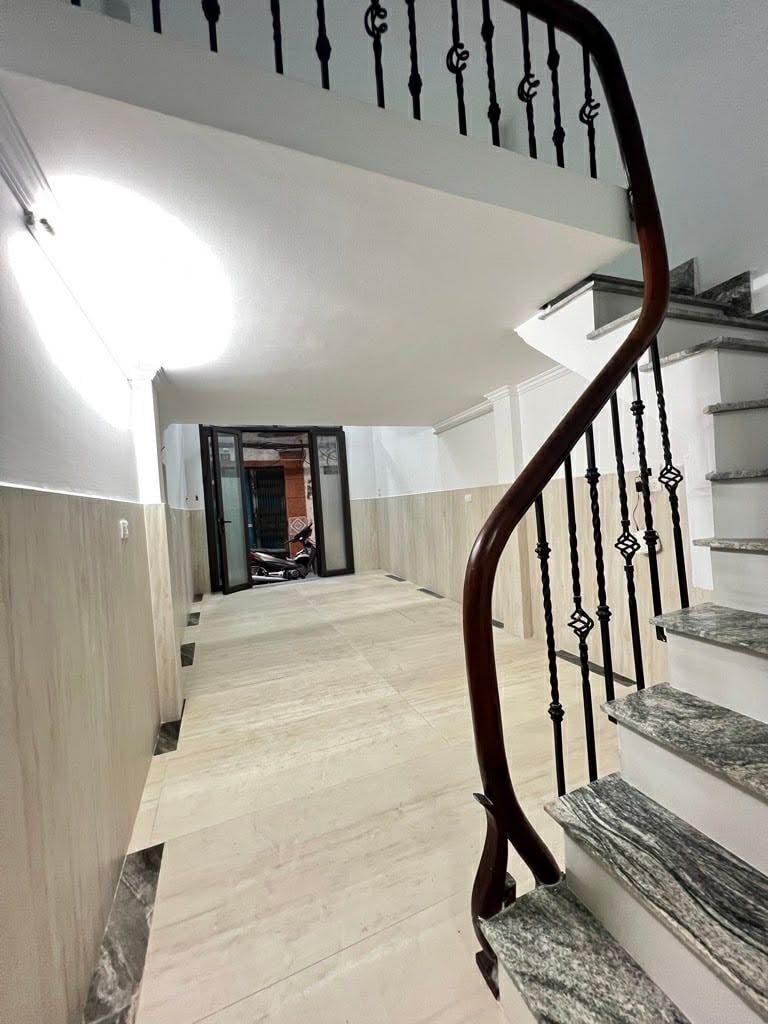 Nhà ngõ Trại Cá, Hai Bà Trưng 52m² giá 12 tỷ - Đẹp lung linh, thang máy tiện nghi!