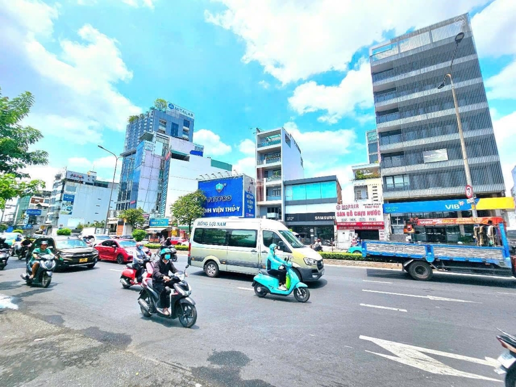 Nhà mặt tiền Nguyễn Thị Minh Khai, Quận 1, 130m² - Vị trí đắc địa đầu tư!