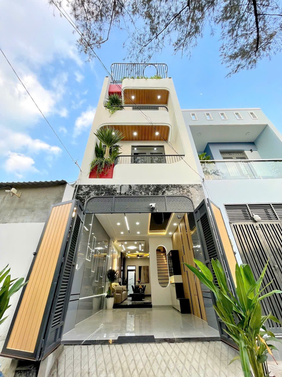 Nhà cao tầng Đông Thạnh Hóc Môn 100m² giá 8.9 tỷ - Thiết kế hiện đại, vị trí an ninh!