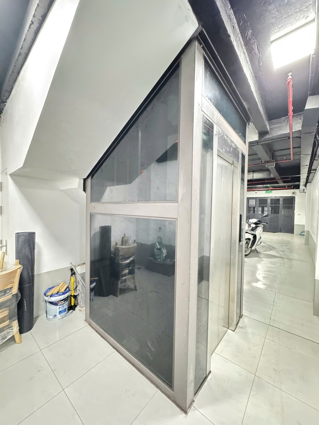 Tòa nhà CHDV Tây Hồ 72m² giá 21.6 tỷ - Dòng tiền ổn định, khai thác ngay!