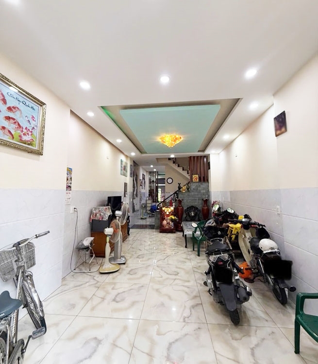 Nhà 4 tầng mặt tiền Bàu Cát, Tân Bình, 117m² chỉ 23.8 tỷ - Sẵn sàng ở ngay!