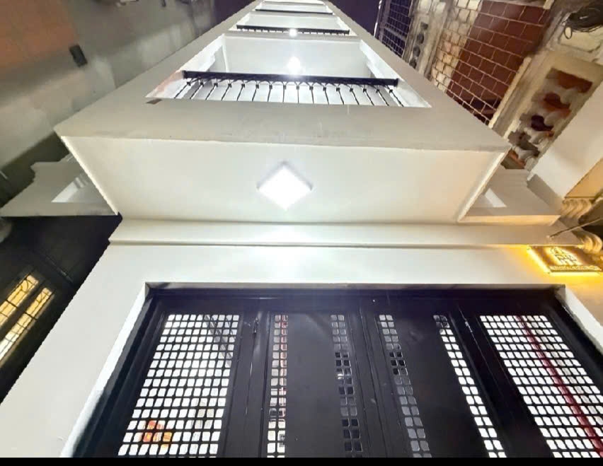 Nhà phố Lương Khánh Thiện 50m² giá 12.58 tỷ - Dòng tiền tốt, gần hồ Đền Lừ!