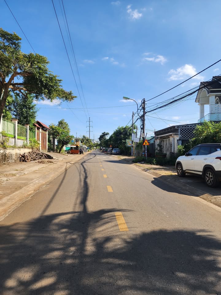 Nhà mặt tiền đường Nguyễn Thiếp, Phường Diên Hồng, 125m² giá 2.5 tỷ - Kinh doanh thuận lợi!